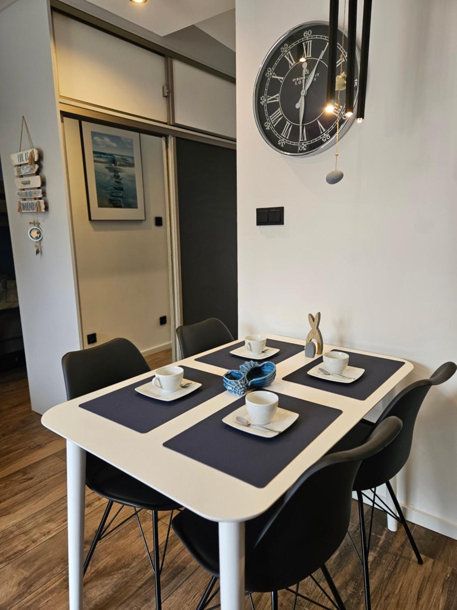 Apartament Grunwaldzka 105 Z Tarasem 5O M Do Plazy โปเบียโรโว ภายนอก รูปภาพ