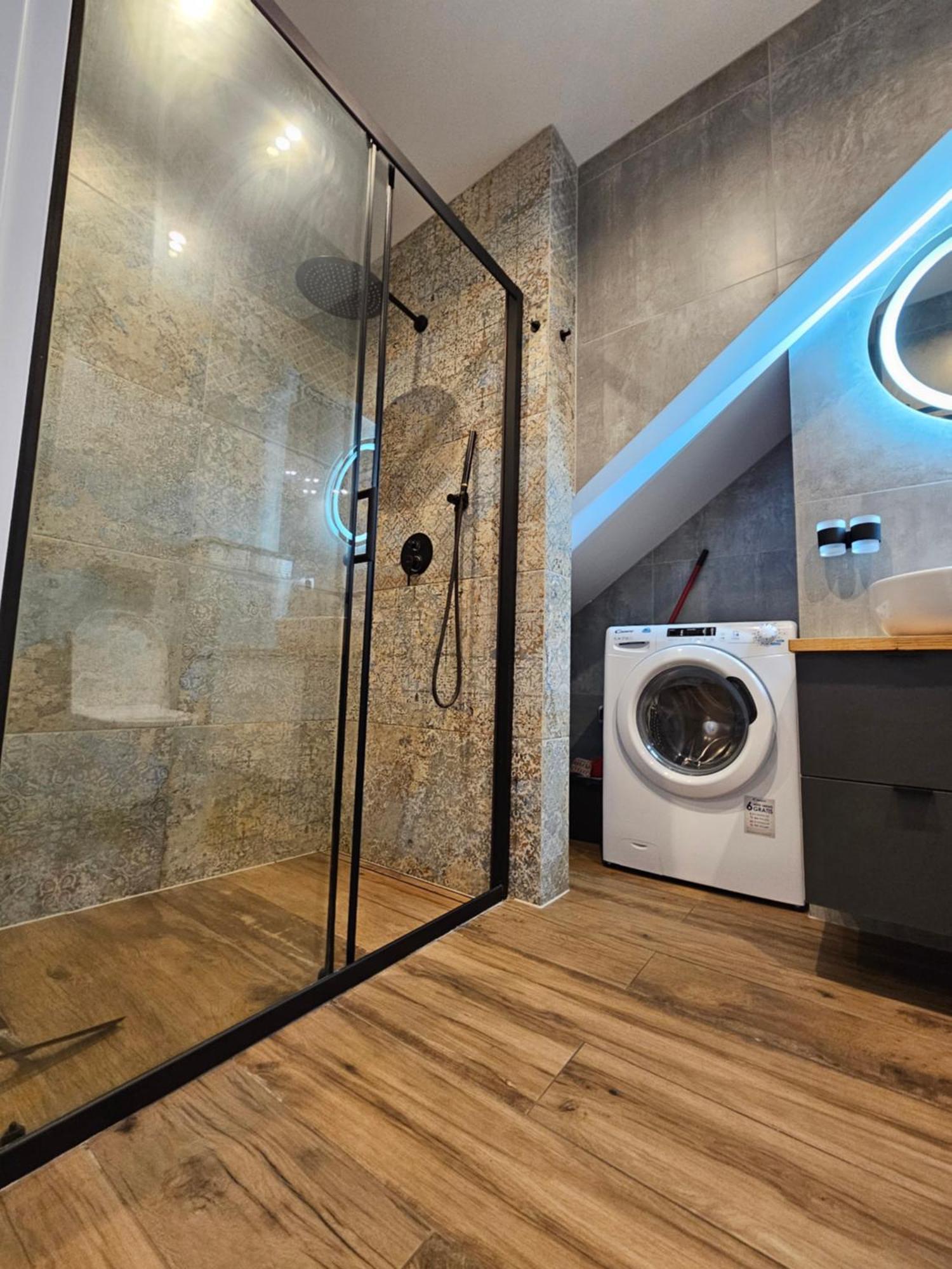 Apartament Grunwaldzka 105 Z Tarasem 5O M Do Plazy โปเบียโรโว ภายนอก รูปภาพ